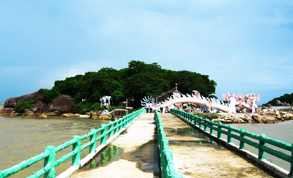 Khu du lịch Hòn đá bạc Cà Mau