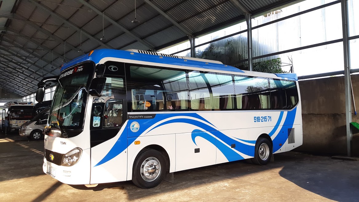 Xe Phi Loan 29 chỗ đón khách quận 5 dừng nghĩ tại Bò Sữa Long Thành trên đường đi Vũng Tàu