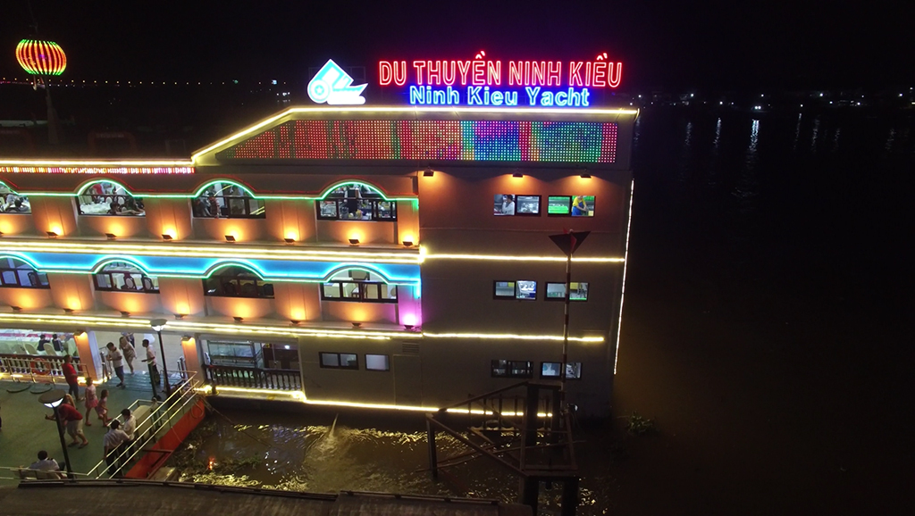 Du Thuyền Bến Ninh Kiều Cần Thơ Thuê xe 29 chỗ từ TPHCM du lịch Du Thuyền Bến Ninh Kiều Cần Thơ