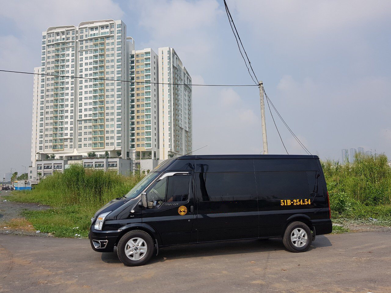 Xe Phi Loan 16 chỗ Đen