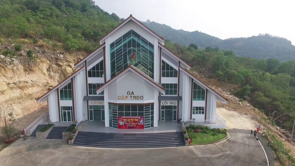 Cáp treo chùa Gia Lào