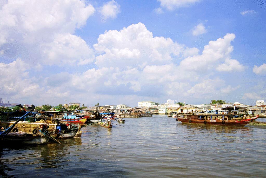 Cho thuê xe 29 chỗ tại TPHCM đi Chợ Nổi Cái Răng Cần Thơ