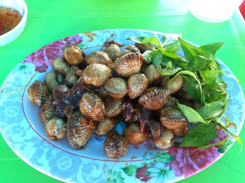 Sò Huyết rang me rau răm