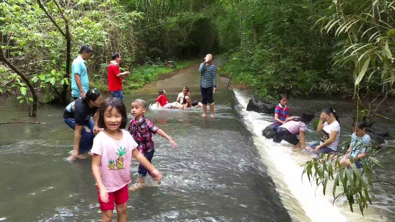 Khám phá tắm suối trong Vườn Quốc Gia Nam Cát Tiên