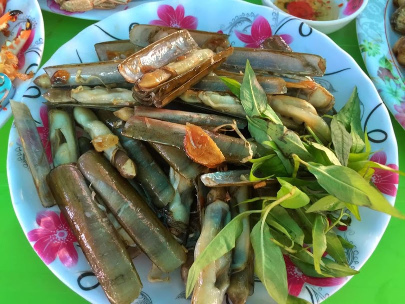 Ốc móng tay xào với tỏi 