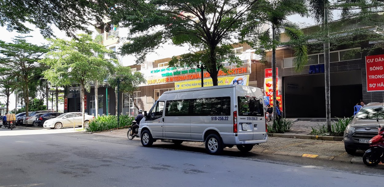 Thuê xe 16 chỗ đón Ehome 3 đi Cồn Phụng Thuê xe 16 chỗ đón Ehome 3 đi Cồn Phụng