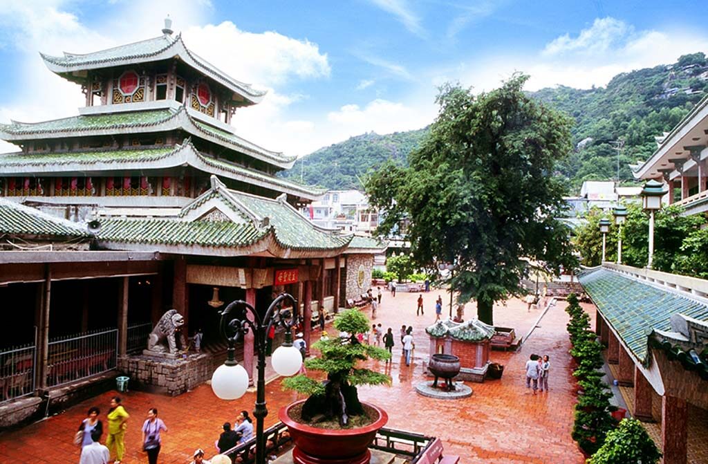 Miếu Bà Chúa Xứ Núi Sam Miếu Bà Chúa Xứ Núi Sam