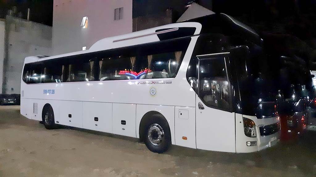 Thuê xe 45 chỗ đi Châu Đốc tại TPHCM - Hành hương tham quan vãn cảnh chùa Thuê xe 45 chỗ đi Châu Đốc tại TPHCM - Hành hương tham quan vãn cảnh chùa