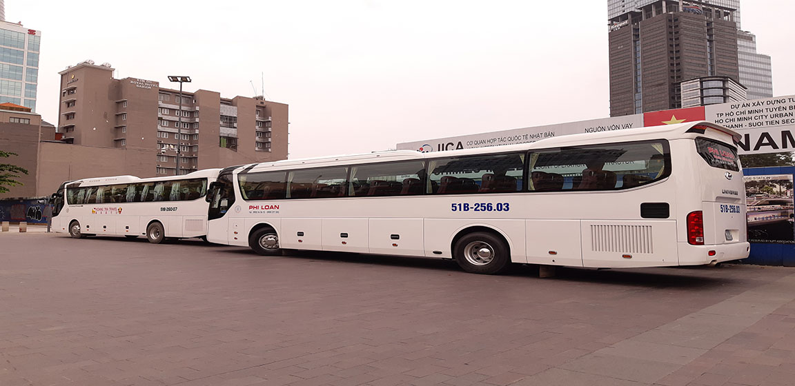 Thuê xe 45 chỗ cao cấp Hyundai Universe tham quan TPHCM