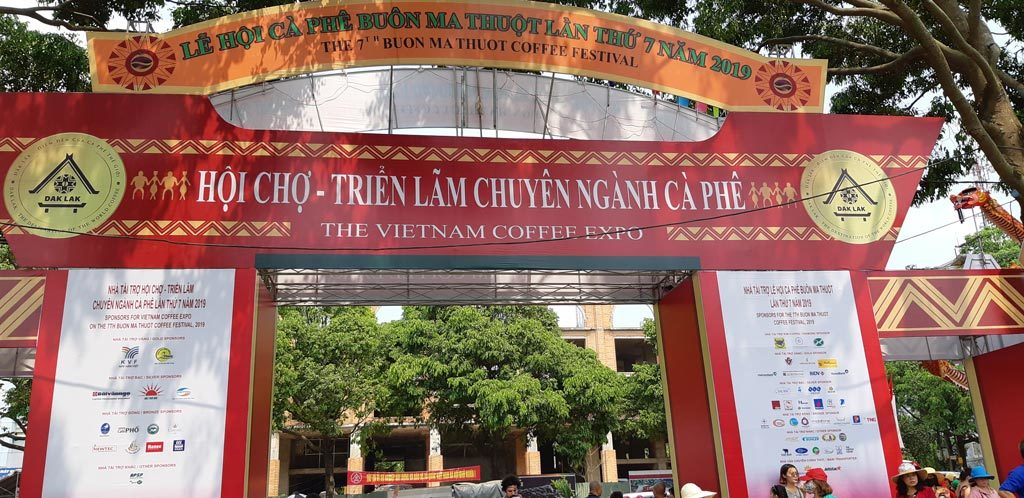 Thuê xe 16 chỗ - 29 chỗ - 45 chỗ đi Buôn Ma Thuột Lễ hội Festival triển lãm cà phê tại Buôn Ma Thuột