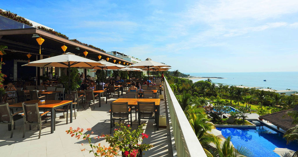 Khuôn viên khu vực cafe view biển