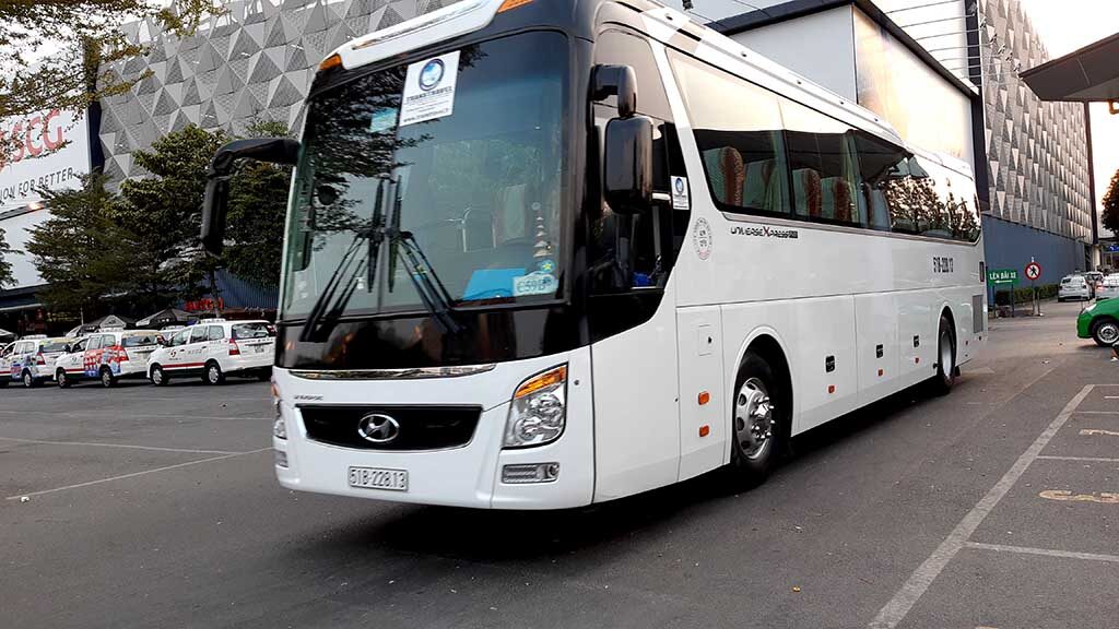 Thuê xe 45 chỗ đón tiễn sân bay Tân Sơn Nhất Thuê xe 45 chỗ đón tiễn sân bay Tân Sơn Nhất