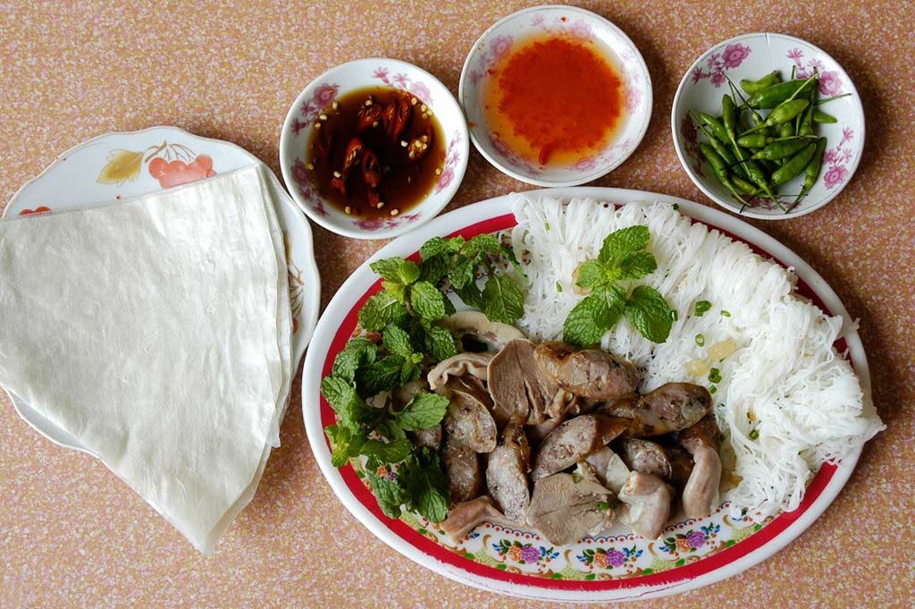 Bánh hỏi lòng heo Phú Long